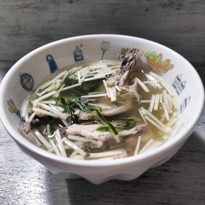 お刺し身を作った後の骨で❢旨みいっぱいえのきスープ